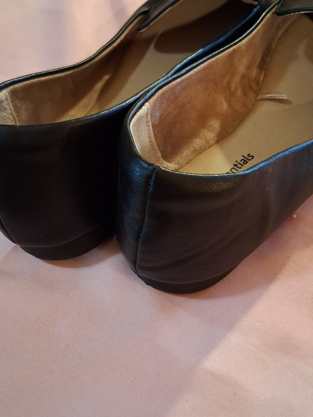 Amazon Essentials Women's Black Slip-On Ballet Flats 260962